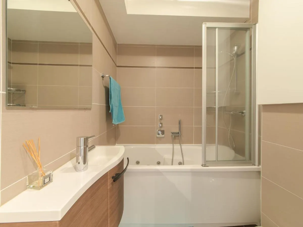 Apartment Sea Breeze By Interhome Bredene