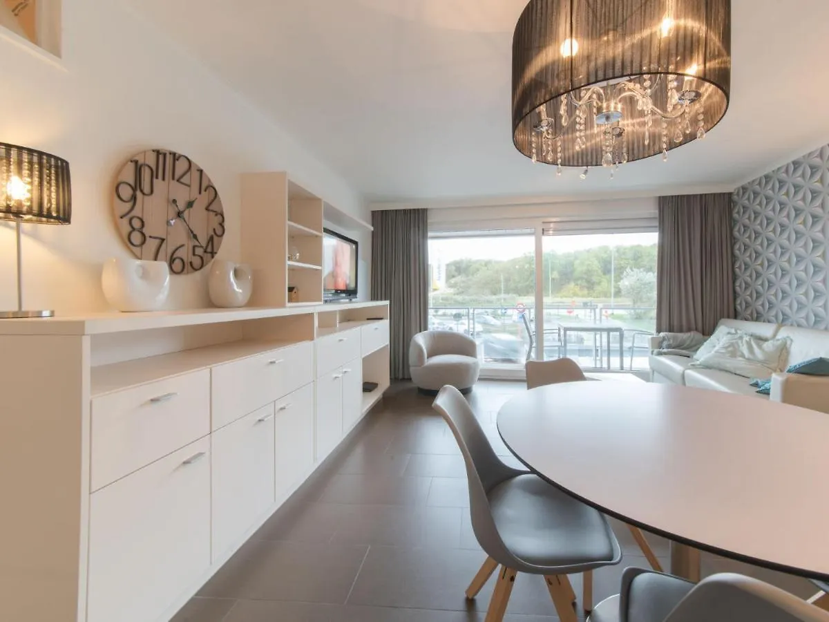 Apartment Sea Breeze By Interhome Bredene